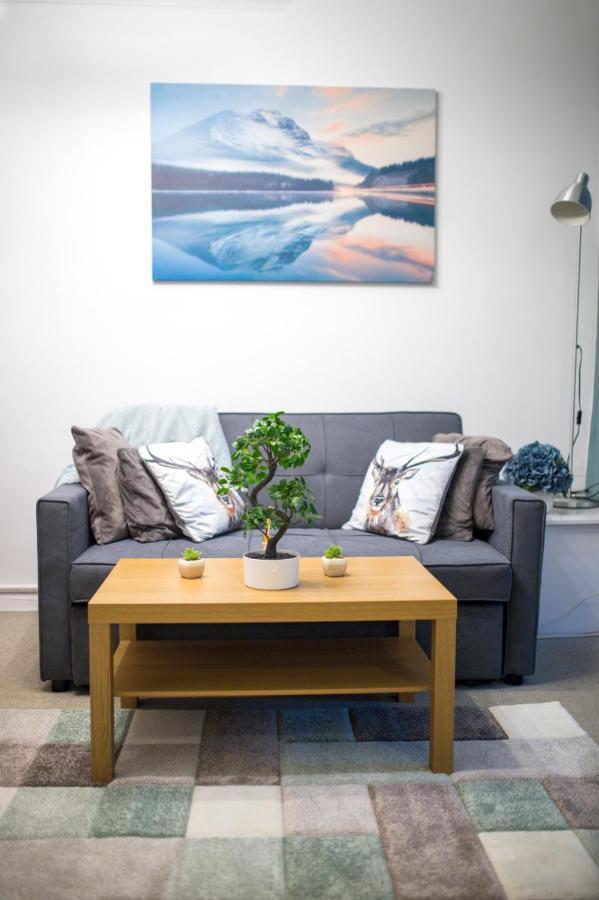Exclusive Offers L Last-Minute Specials L Parking Free L Double Bed House L Uk L Gaming Room L Komfy 3 Bedroom Cottage With Riverview L Perfect For Short Or Long Stays Reading Eksteriør bilde
