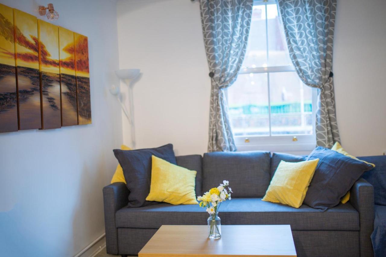 Exclusive Offers L Last-Minute Specials L Parking Free L Double Bed House L Uk L Gaming Room L Komfy 3 Bedroom Cottage With Riverview L Perfect For Short Or Long Stays Reading Eksteriør bilde