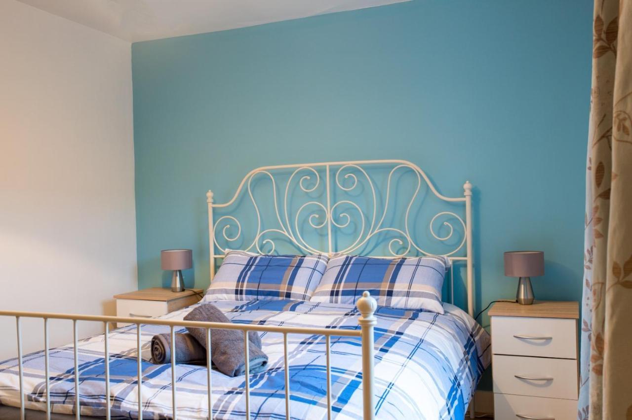 Exclusive Offers L Last-Minute Specials L Parking Free L Double Bed House L Uk L Gaming Room L Komfy 3 Bedroom Cottage With Riverview L Perfect For Short Or Long Stays Reading Eksteriør bilde