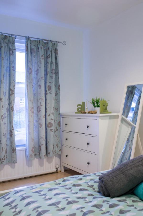 Exclusive Offers L Last-Minute Specials L Parking Free L Double Bed House L Uk L Gaming Room L Komfy 3 Bedroom Cottage With Riverview L Perfect For Short Or Long Stays Reading Eksteriør bilde