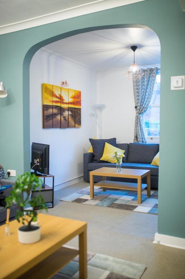 Exclusive Offers L Last-Minute Specials L Parking Free L Double Bed House L Uk L Gaming Room L Komfy 3 Bedroom Cottage With Riverview L Perfect For Short Or Long Stays Reading Eksteriør bilde