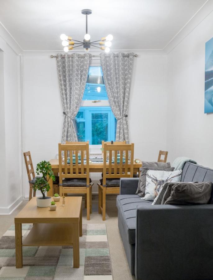 Exclusive Offers L Last-Minute Specials L Parking Free L Double Bed House L Uk L Gaming Room L Komfy 3 Bedroom Cottage With Riverview L Perfect For Short Or Long Stays Reading Eksteriør bilde