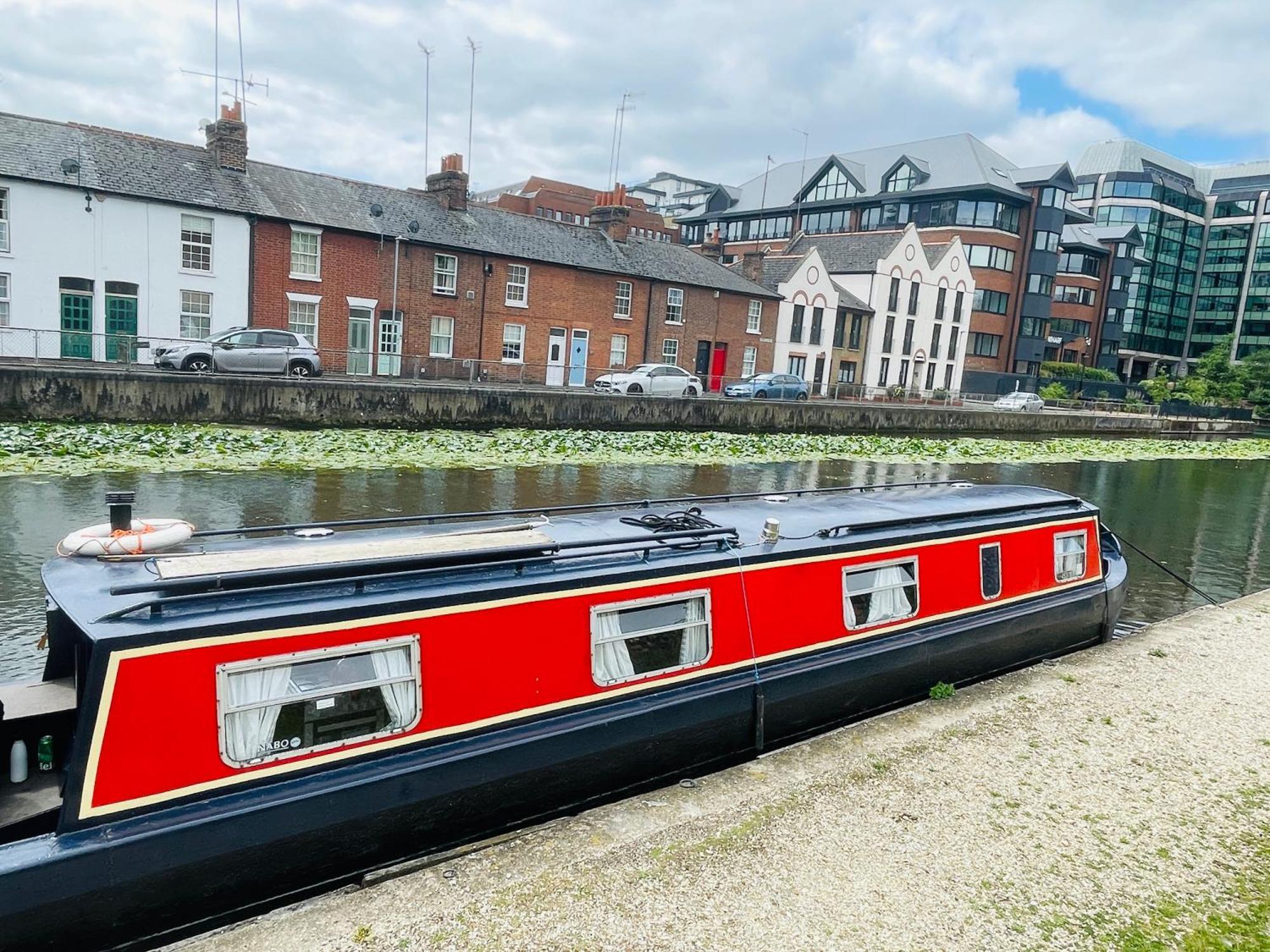 Exclusive Offers L Last-Minute Specials L Parking Free L Double Bed House L Uk L Gaming Room L Komfy 3 Bedroom Cottage With Riverview L Perfect For Short Or Long Stays Reading Eksteriør bilde